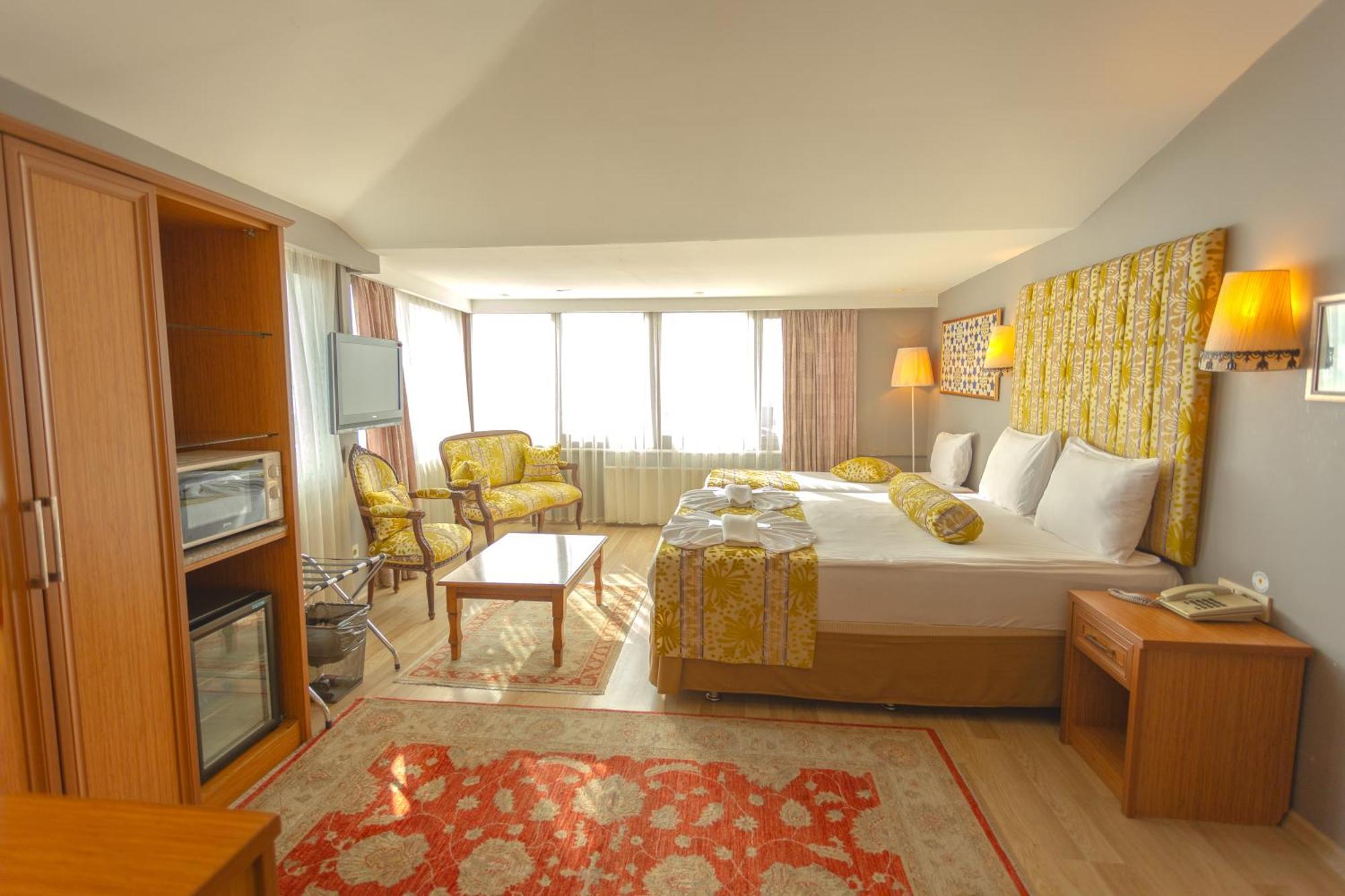 Tashkonak Studio Suites Стамбул Экстерьер фото